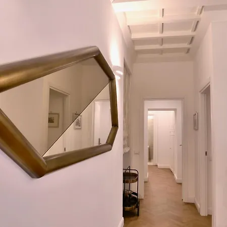 Helmirage Luxury Trevi بيت ضيافة