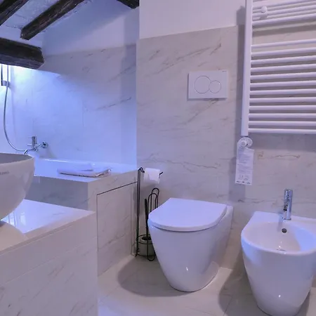 Casa de hóspedes Helmirage Luxury Trevi